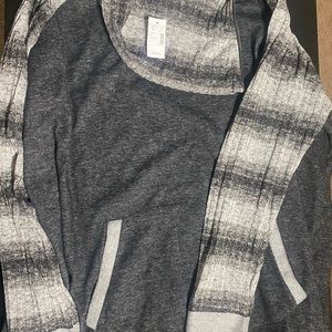 NWT Maurice’s pullover sweatshirt. Size 2 (20)